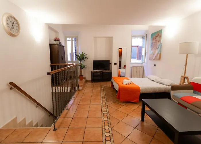 Apartment Trastevere Four Seasons Trilussa 1 *