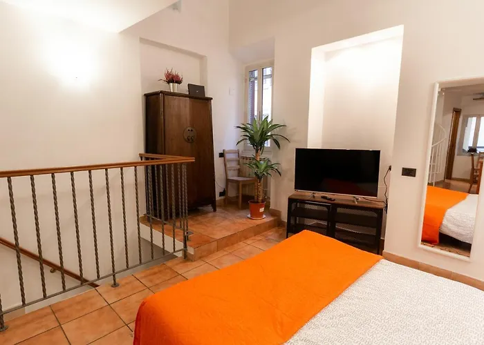 Apartment Trastevere Four Seasons Trilussa 1 *