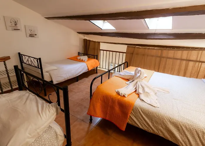 Trastevere Four Seasons Trilussa 1 Rom