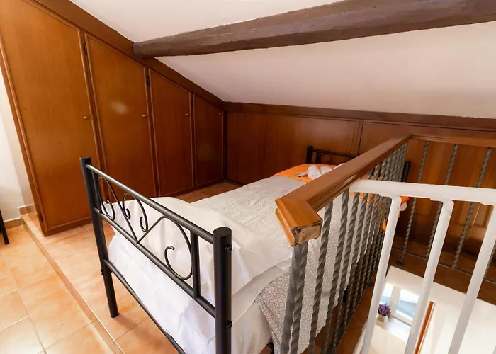 Apartment Trastevere Four Seasons Trilussa 1 *